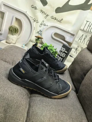 Adidas Black Brown Low-Top Textile Upper Lifestyle Sneakers 9