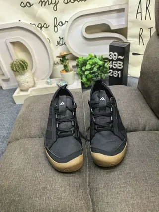 Adidas Black Brown Low-Top Textile Upper Lifestyle Sneakers 10