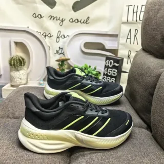 Adidas काला हरा मेश अपर नियोन लाइम 3-Stripes लाइफस्टाइल स्नीकर