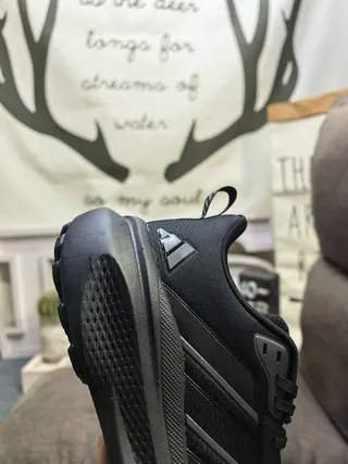 Adidas Zapatillas de correr negras y verdes con upper de malla, tres rayas neón 3