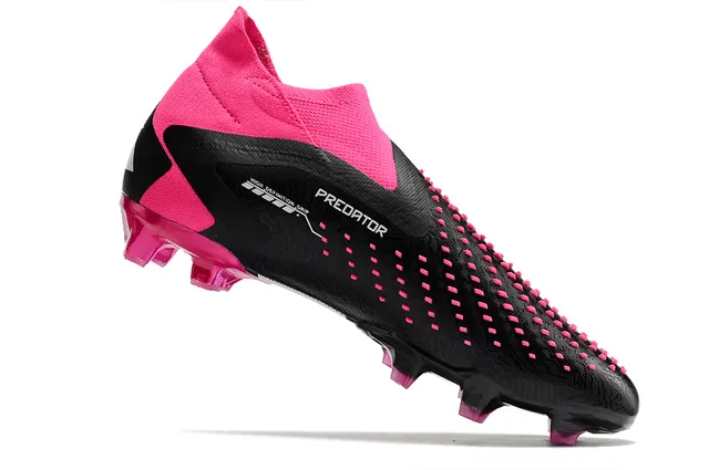 Adidas Chaussures de football noir rose semelle facettée col type chaussette terrain ferme 3