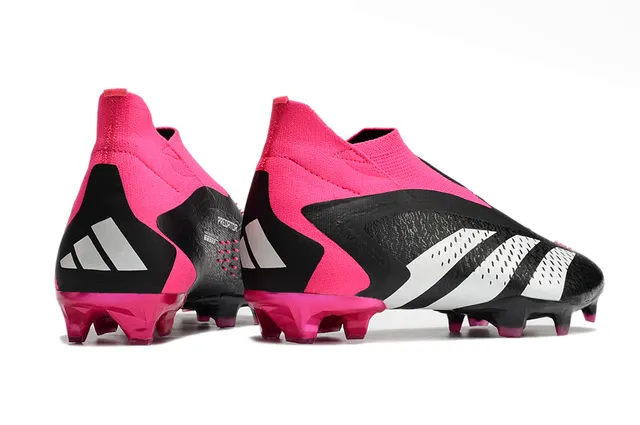 Adidas Chaussures de football noir rose semelle facettée col type chaussette terrain ferme 7