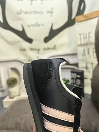 Adidas Black Pink Low-Top Retro Runner Three-Stripe Side Panel Lifestyle Sneakers 3