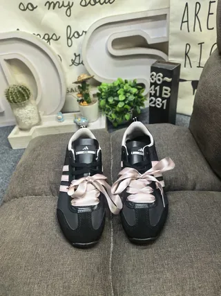 Adidas Black Pink Low-Top Retro Runner Three-Stripe Side Panel Lifestyle Sneakers 10
