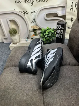 Adidas Black Silver Low-Top Striped Upper Lifestyle Sneakers 6