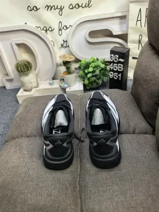 Adidas Black Silver Low-Top Striped Upper Lifestyle Sneakers 8