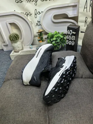 Adidas Black White Engineered Mesh Upper Sculpted Midsole Running Shoes 6