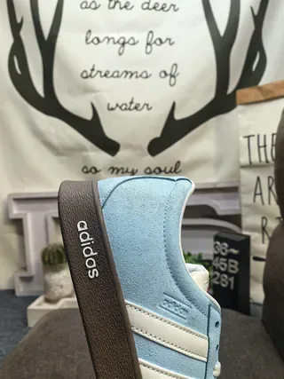 Adidas नीला सफेद लो-टॉप सूड-टेक्सचर्ड अपर लाइफस्टाइल स्नीकर्स 3