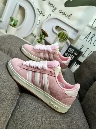 Adidas Campus White Multicolor Low-Top Three-Stripe Side Panel Lifestyle Sneakers 7