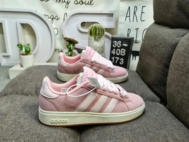 Adidas Campus White Multicolor Low-Top Three-Stripe Side Panel Lifestyle Sneakers 11