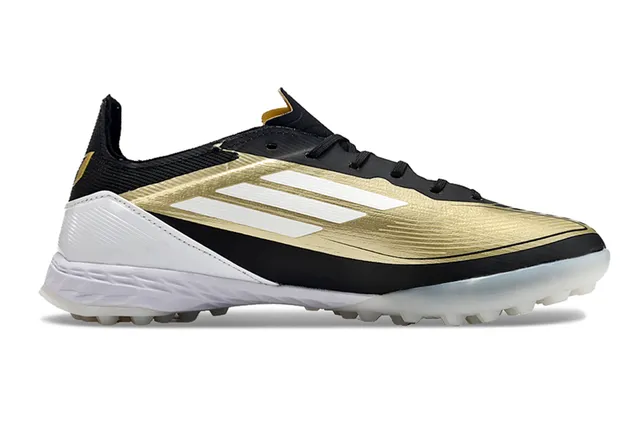Adidas F50 Noir et Or Focus sur la Vitesse Silhouette à Coupe Basse Panneau d'Accent Métallique Chaussures de Football pour Turf 7
