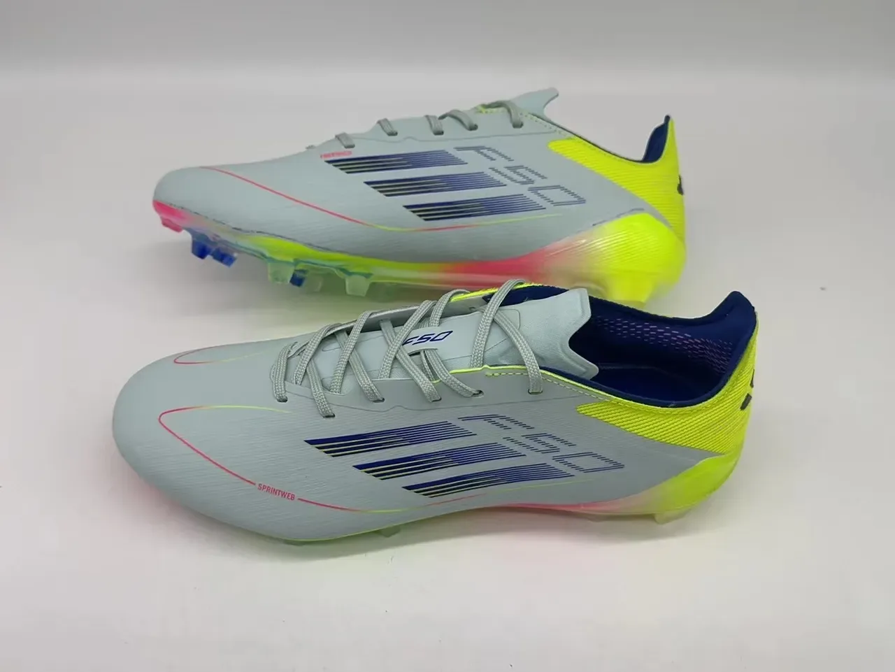 Adidas F50 gris multicolore low-cut upper Sprintweb firm-ground chaussures de football 2
