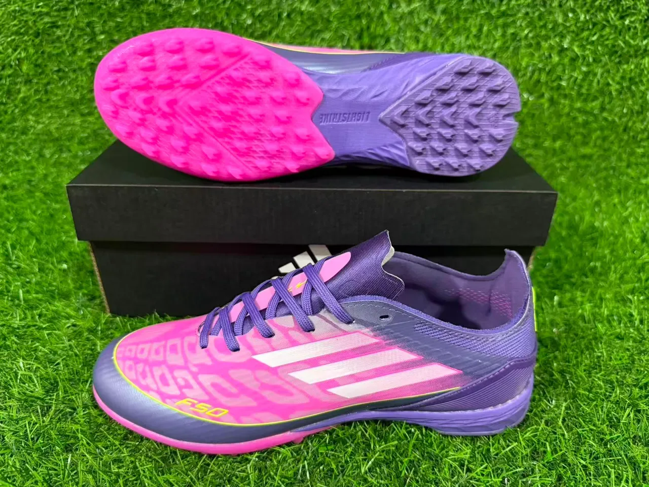 Adidas F50 Violet Rose Chaussures de football synthétiques low-cut crampons coniques gazon 6