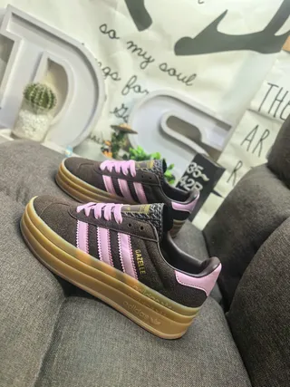 Adidas Gazelle 棕色和粉色麂皮生活方式运动鞋 7