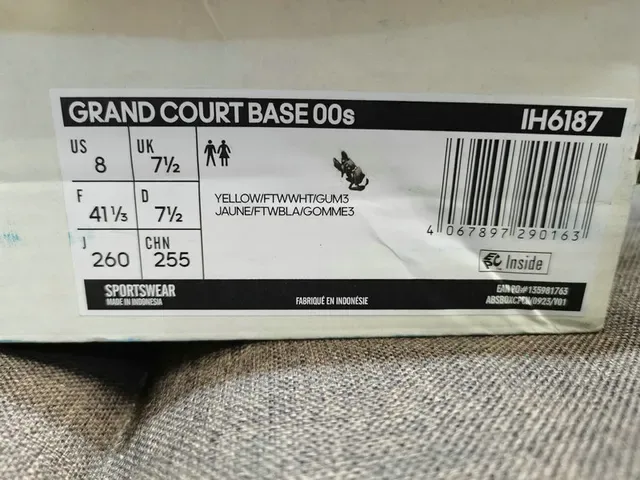 Adidas Gris Beige Chaussures Lifestyle Basse à Tige Texturée en Daim 12