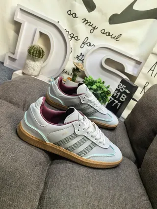 Adidas Gray Green Low-Top Lace-Up Textured Three-Stripe Side Panels Lifestyle Sneakers 9