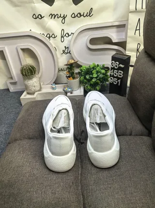 Adidas Hyperboost White Lifestyle Sneakers 18
