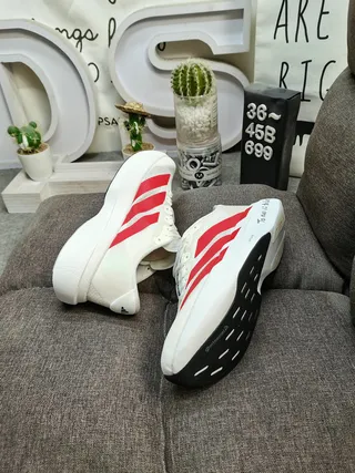 Adidas Lightstrike Pro 白红跑鞋 6