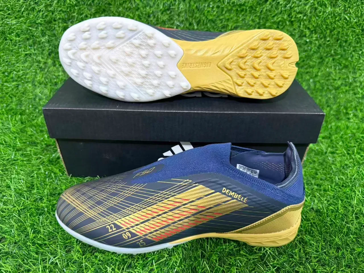Adidas Chaussures de football turf navy gold low-cut sock-fit upper three-stripe design 13