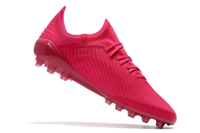 Adidas وردي بوني مضفرة أعلى شفاف ستادات مولدة أرضية صلبة أحذية كرة القدم 10