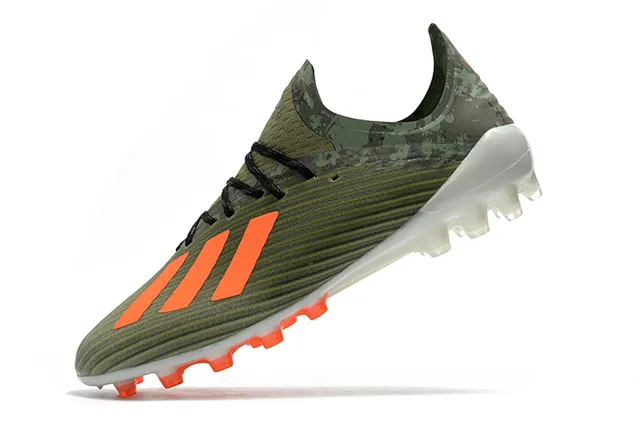 Adidas وردي بوني مضفرة أعلى شفاف ستادات مولدة أرضية صلبة أحذية كرة القدم 23