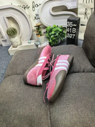 Adidas Tênis Lifestyle de Camurça Rosa com Tira sobre a Língua 6