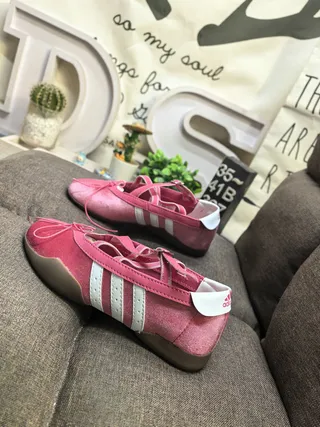 Adidas Tênis Lifestyle de Camurça Rosa com Tira sobre a Língua 7