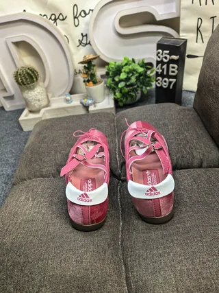 Adidas Tênis Lifestyle de Camurça Rosa com Tira sobre a Língua 8