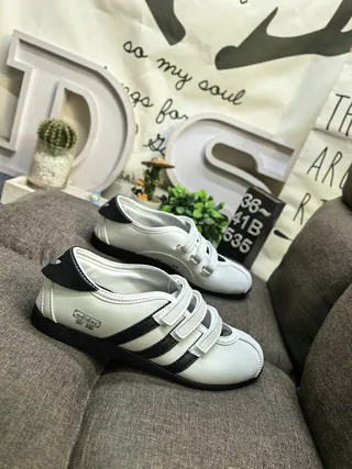 Adidas Pink White Low-Top Velcro Strap Closure Lifestyle Sneakers 9