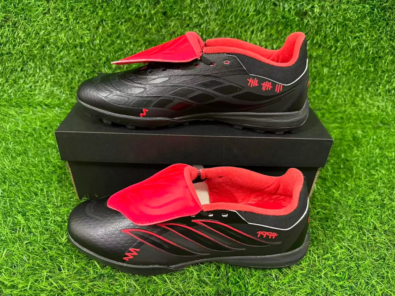 Adidas Predator أسود برتقالي منخفض القطع Silhouette جلد صناعي علوي أحذية كرة القدم للعشب 3