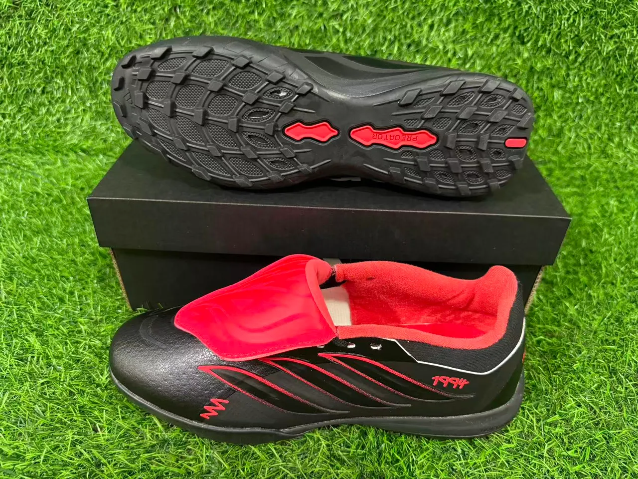 Adidas Predator أسود برتقالي منخفض القطع Silhouette جلد صناعي علوي أحذية كرة القدم للعشب 9