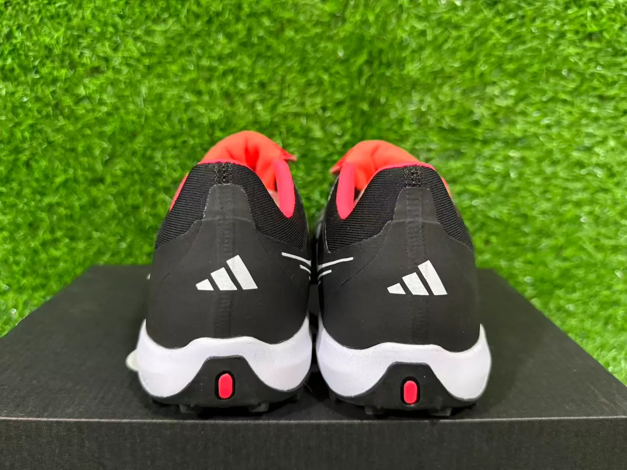 Adidas Predator Noir Rouge Low-Cut Upper Synthétique Turf Chaussures de Football 3