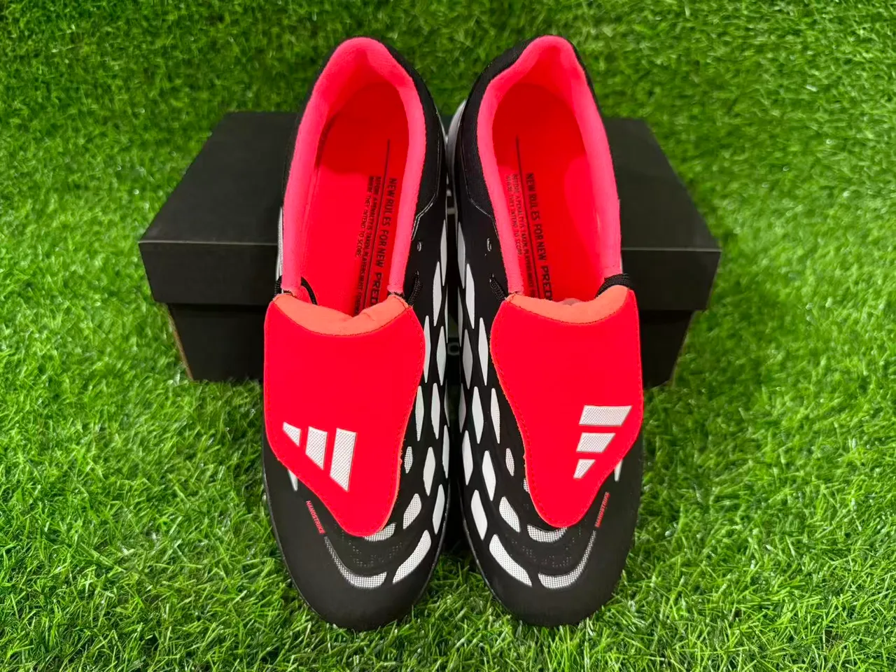 Adidas Predator Noir Rouge Low-Cut Upper Synthétique Turf Chaussures de Football 4