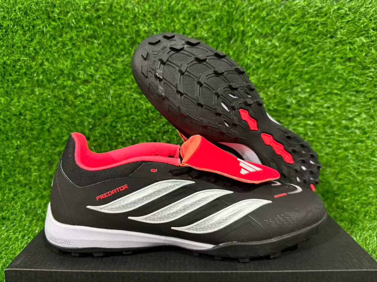 Adidas Predator Noir Rouge Low-Cut Upper Synthétique Turf Chaussures de Football 9