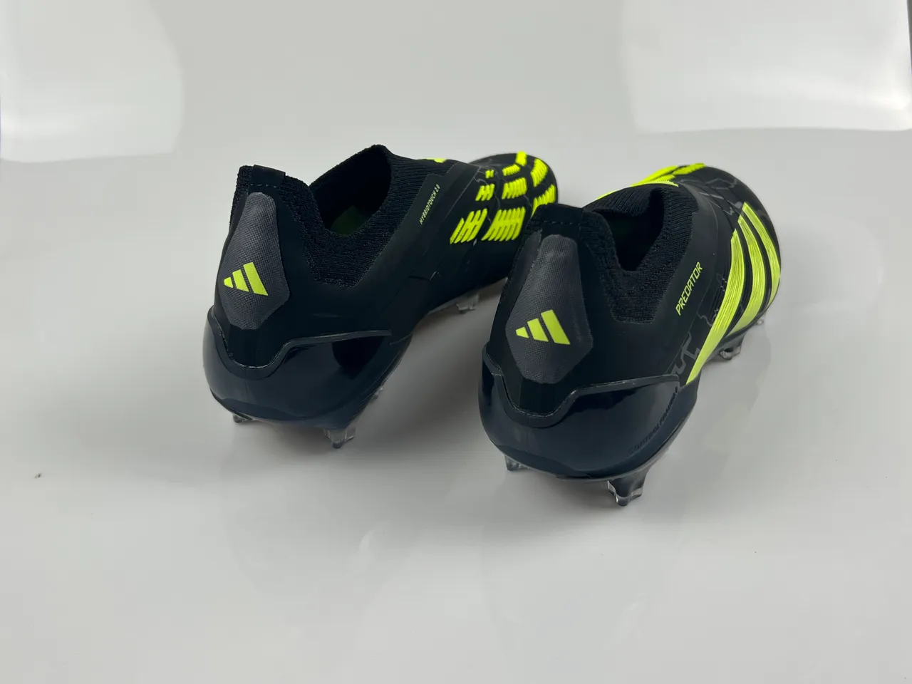 Adidas Predator Black Yellow Laceless Sock-Fit Upper Neon Striped Accents Firm-Ground Soccer Shoes 3