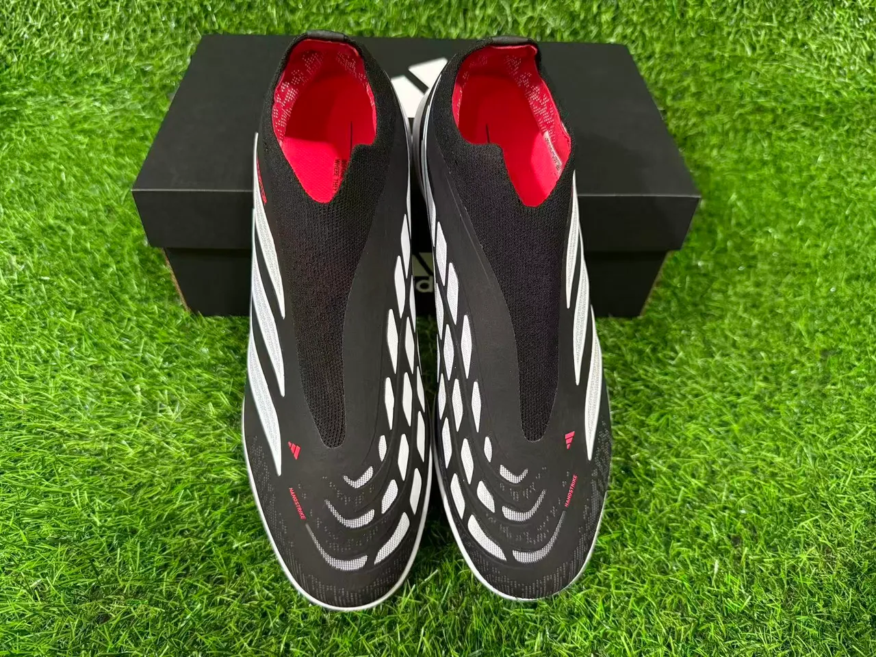 Adidas Predator Nanostrike Preto Branco Vermelho Sapatos de Futebol para Gramado Artificial 6