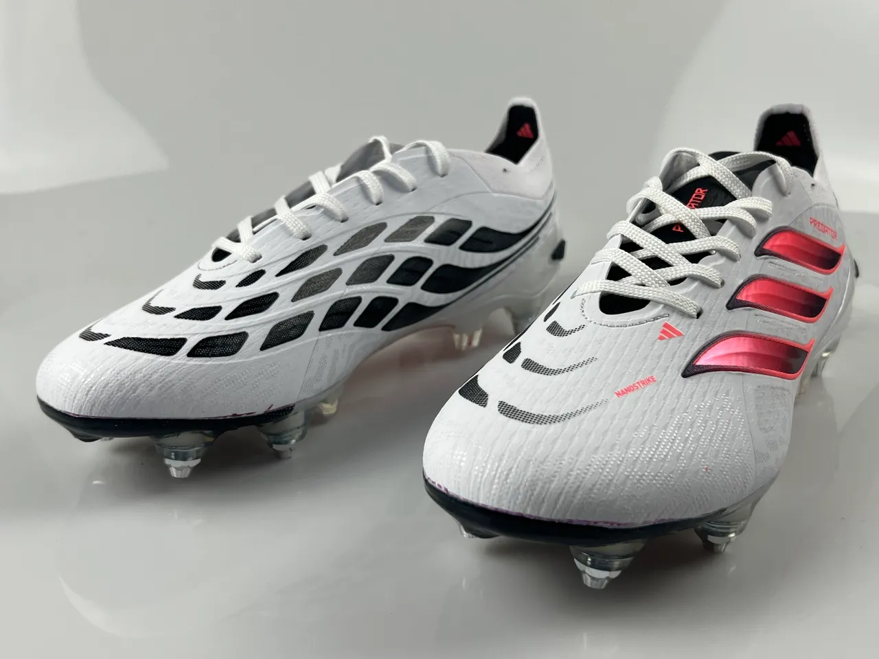 Adidas Predator Nanostrike Chaussures de football blanc rose noir pour sol ferme 2