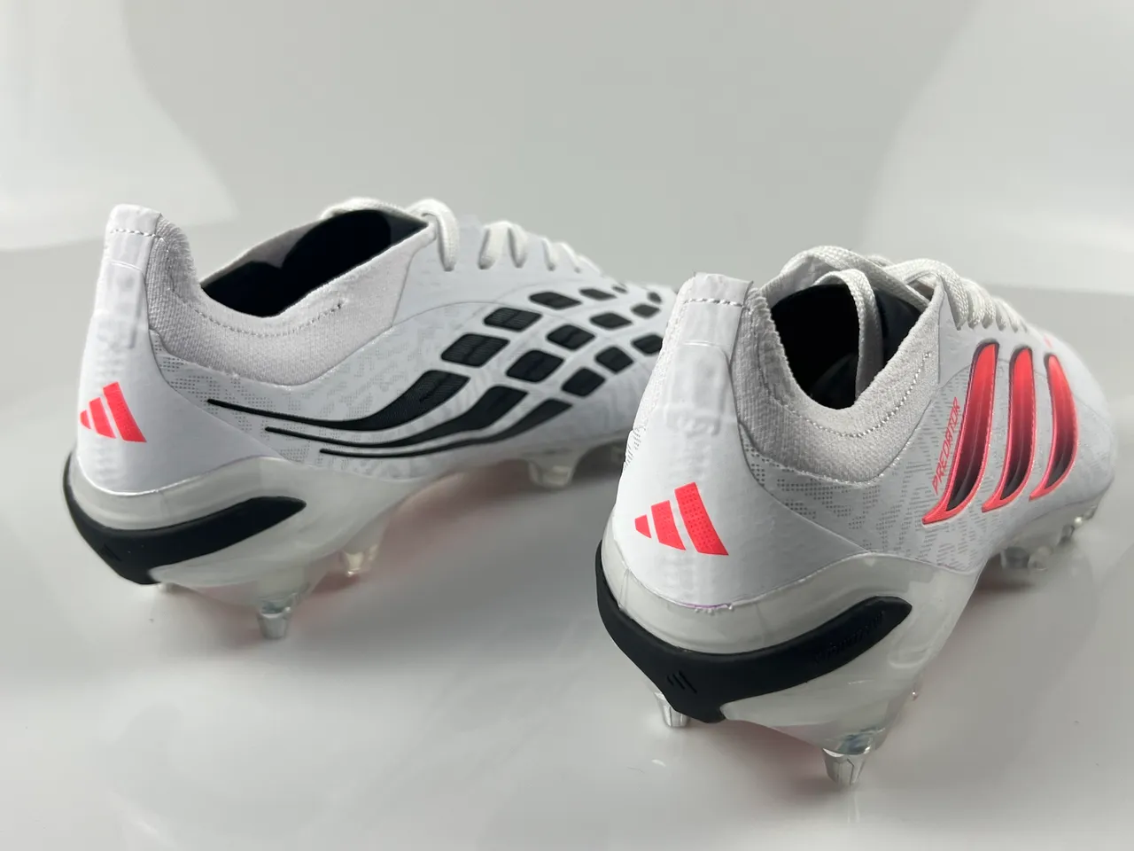 Adidas Predator Nanostrike Chaussures de football blanc rose noir pour sol ferme 3