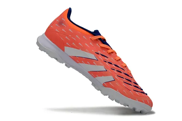 Adidas Predator Chaussures de football turf orange blanc à tige basse en synthétique avec motif géométrique texturé 2