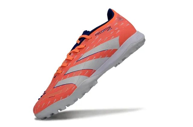 Adidas Predator Chaussures de football turf orange blanc à tige basse en synthétique avec motif géométrique texturé 3