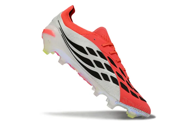 Adidas Predator 红色白色 低帮足球靴 全息虹彩鞋底 人工草地足球鞋 2