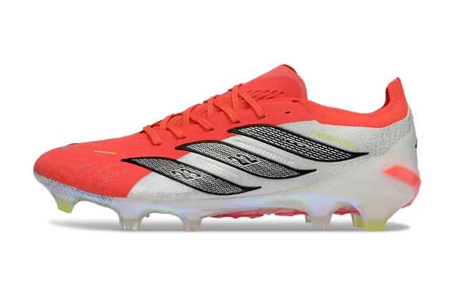 Adidas Predator 红色白色 低帮足球靴 全息虹彩鞋底 人工草地足球鞋 7