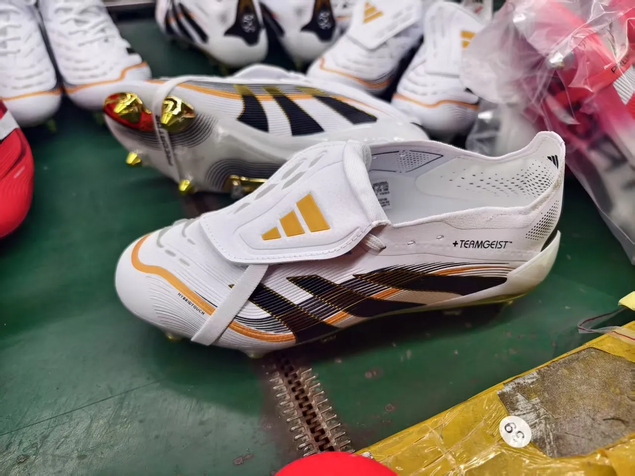 Adidas Predator White Gold Style Cage Haut Plaque Sol Ferme Chaussures de Football 8