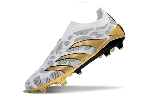 Adidas Predator White Gold Chaussures de football avec col de chaussette et partie supérieure à motif géométrique pour terrain ferme 3