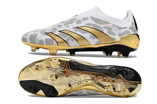Adidas Predator White Gold Chaussures de football avec col de chaussette et partie supérieure à motif géométrique pour terrain ferme 6