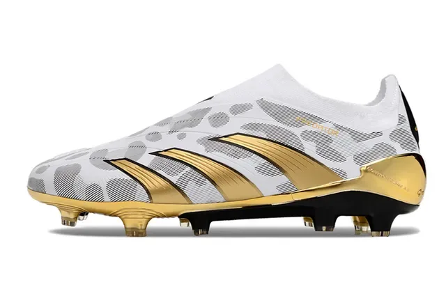 Adidas Predator White Gold Chaussures de football avec col de chaussette et partie supérieure à motif géométrique pour terrain ferme 7