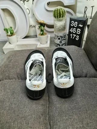 Adidas Samba Noir et Blanc Chaussures Lifestyle 8