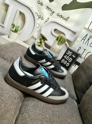 Adidas Samba Black Gold Leather Upper Rivet Accents Lifestyle Sneakers 19