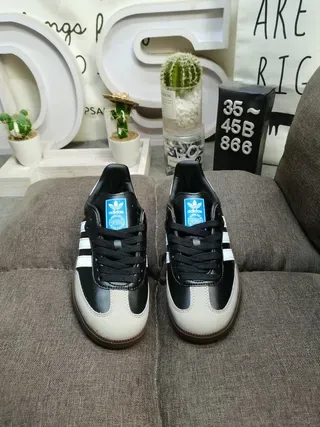 Adidas Samba Black Gold Leather Upper Rivet Accents Lifestyle Sneakers 20