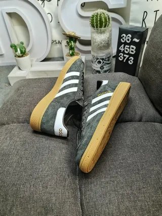 Adidas Spezial 深灰色麂皮生活方式运动鞋 6